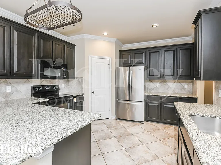 7428 Durness Dr — Photo 7