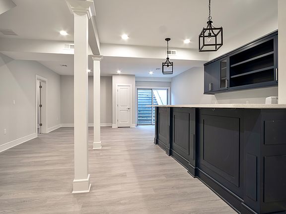 4th image of 16 Vanderbilt Dr #3DK7X0