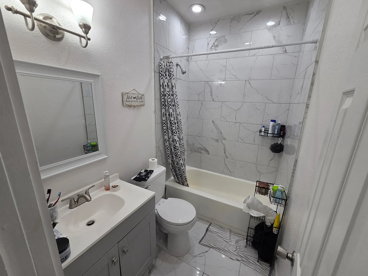3 bed, 2163 sqft, $2,300 — Photo 3