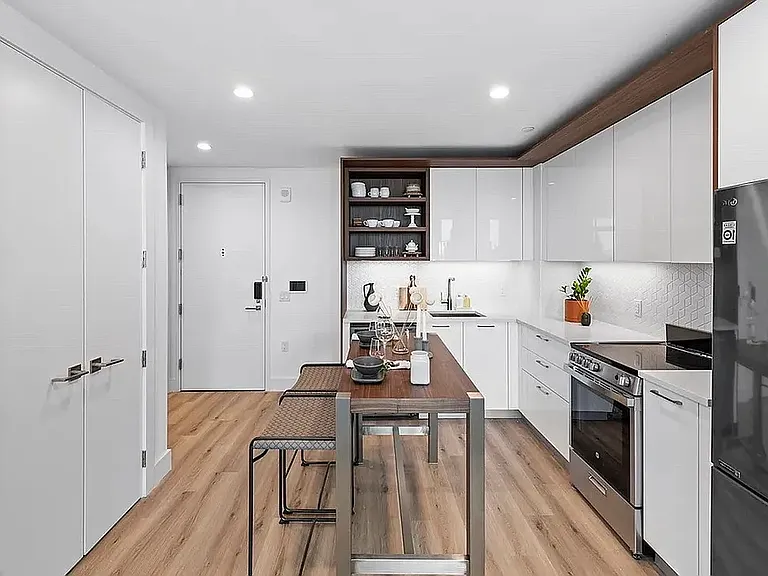 228 E 135th St #1210 — Photo 5