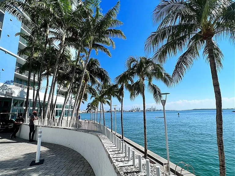 335 Biscayne Blvd #4207 — Photo 26