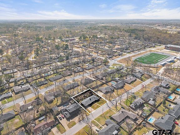 4th image of 1505 Everglades Dr