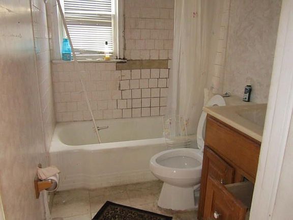 5th image of 4504 Usange St