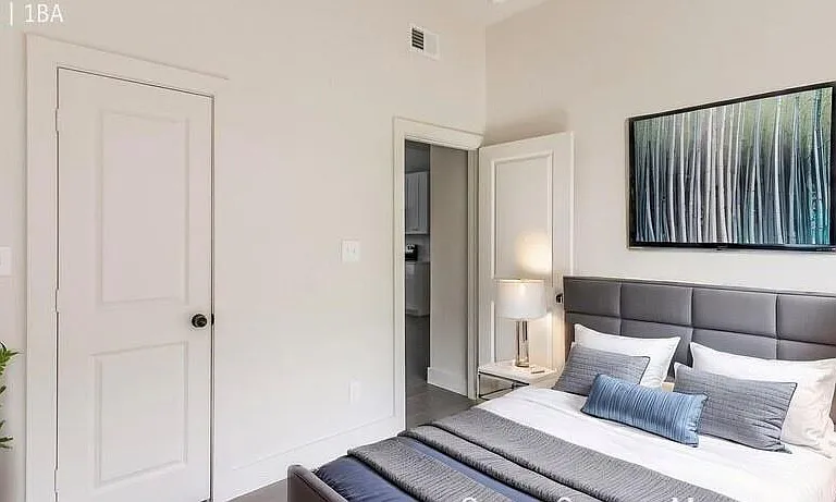 7806 Clearview St — Photo 3