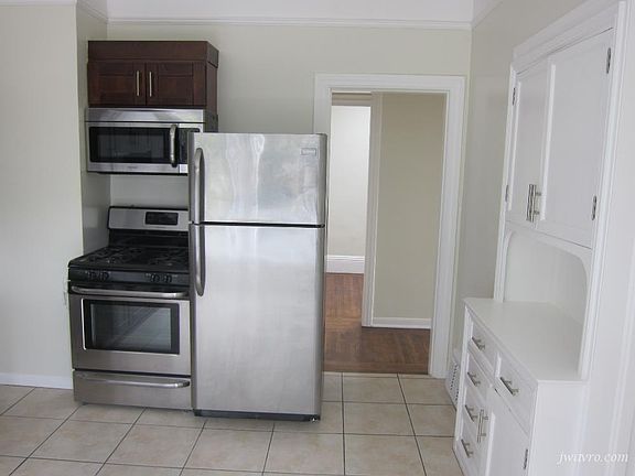 4th image of 1004 Masonic Ave