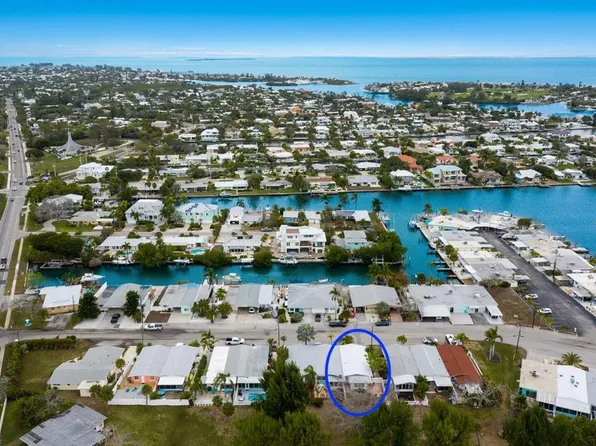 415 63rd St, Holmes Beach, FL 34217