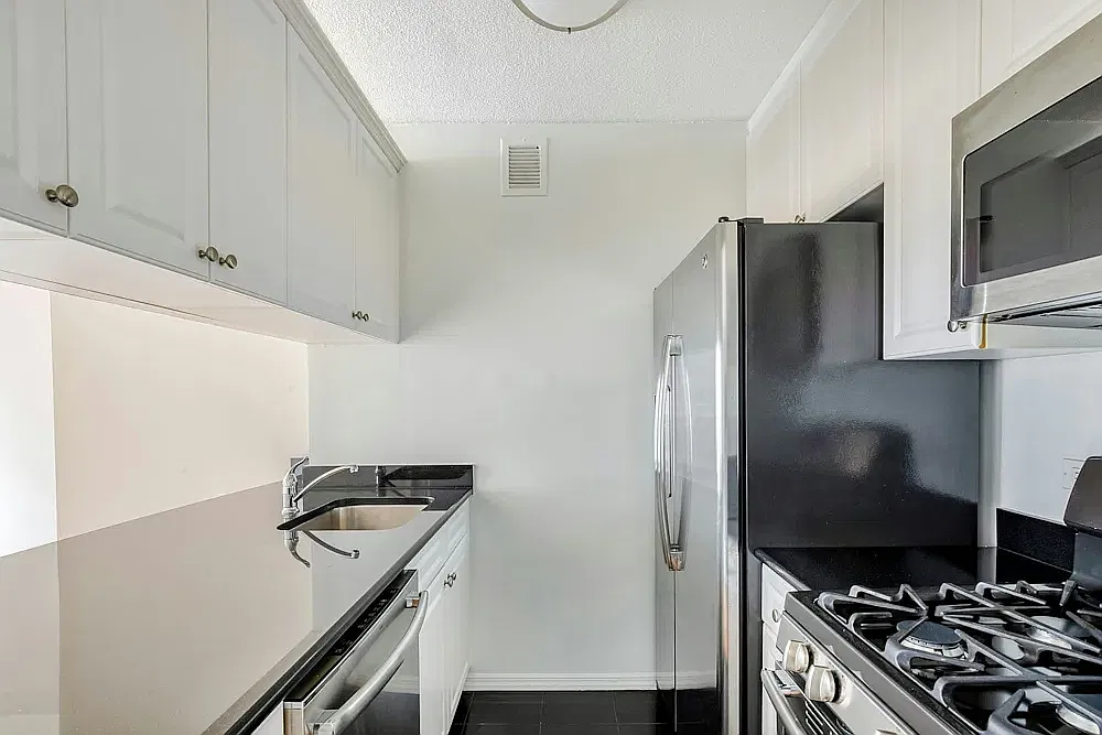 225 East 95th Street — Photo 2