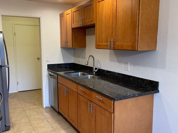 1515 NE 148th St APT 101