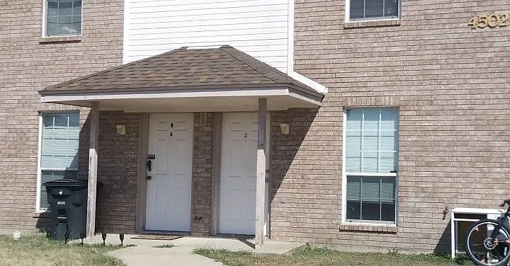 2 bed, 1.5 bath, 957 sqft, $750 — Photo 3