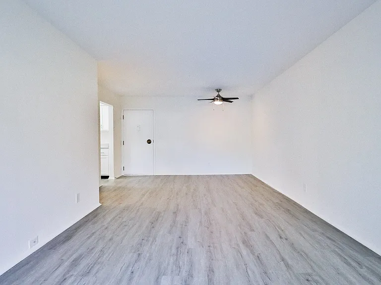 Hillside Village Apartments — Photo 10
