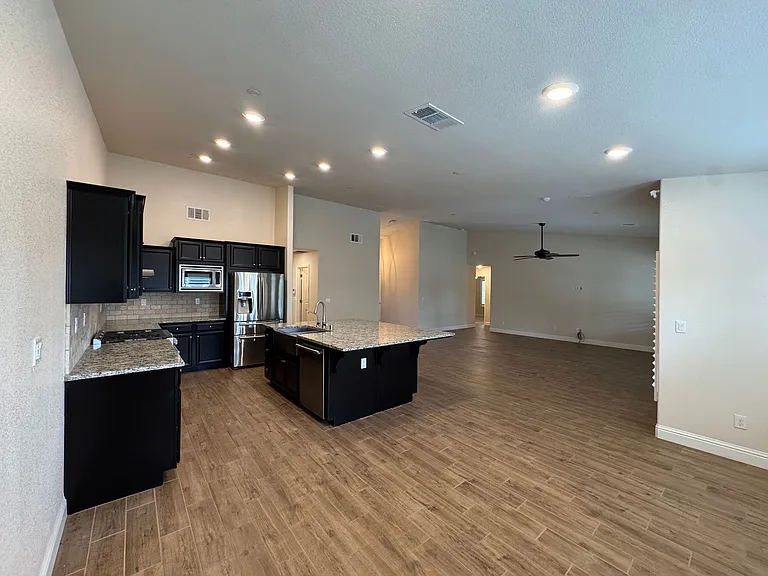 493 S Crescent Ln — Photo 5