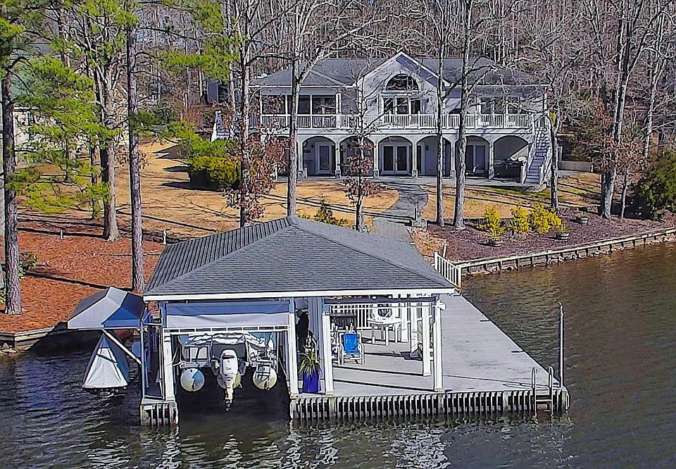 1st image of 353 Bradley Point Dr