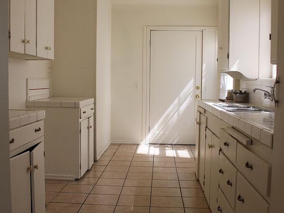 2nd image of 532 W Evans St