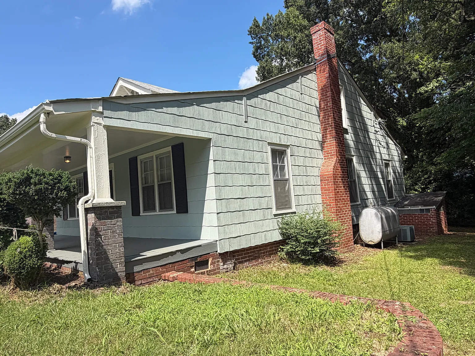 3 bed, 1200 sqft, $1,200 — Photo 4