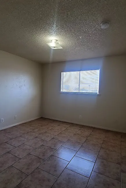 2 bed, 800 sqft, $1,195 — Photo 3