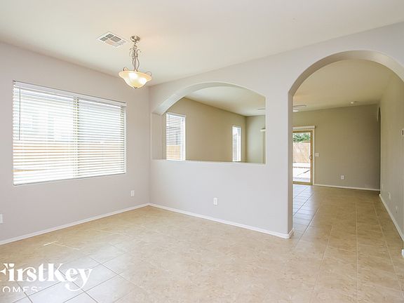 4th image of 840 E Gold Dust Way