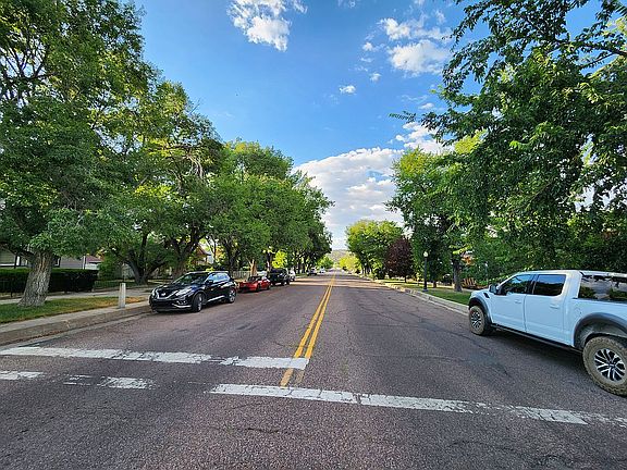 3rd image of 231 N Mount Vernon Ave