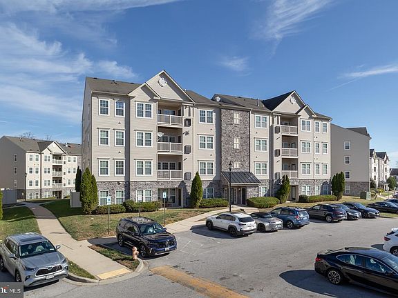 5th image of 5303 Wyndholme Cir Unit 401