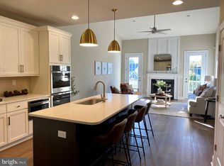 105 Leahy Dr, Newark, DE 19711