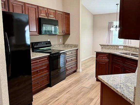 3rd image of 3039 SW VIBURNUM ROAD