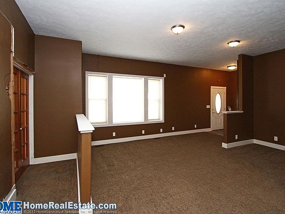 5th image of 5405 Roose St