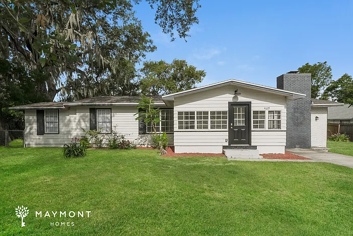 4629 Harden Blvd — Photo 1