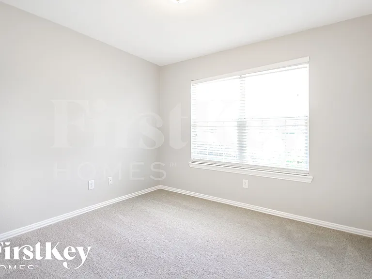 8 Willowstone Ct — Photo 16