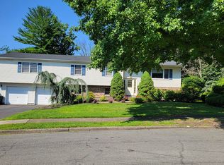61 S Mary Francis St, Tappan, NY 10983