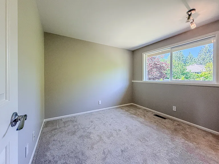 23512 NE 19th Dr — Photo 22