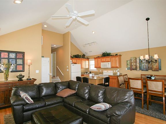 2nd image of 2818 West Ave