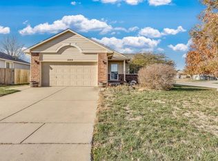 1155 N Raintree Dr, Derby, KS 67037