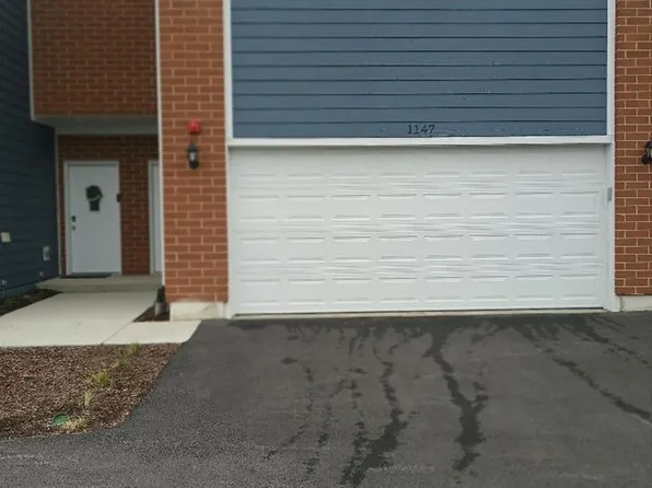 1147 Gillespie Ln, Yorkville, IL 60560