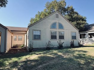 8813 Pineridge Dr, Austin, TX 78729