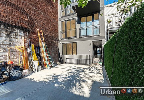 5th image of 305 Kingsland Ave APT 3A