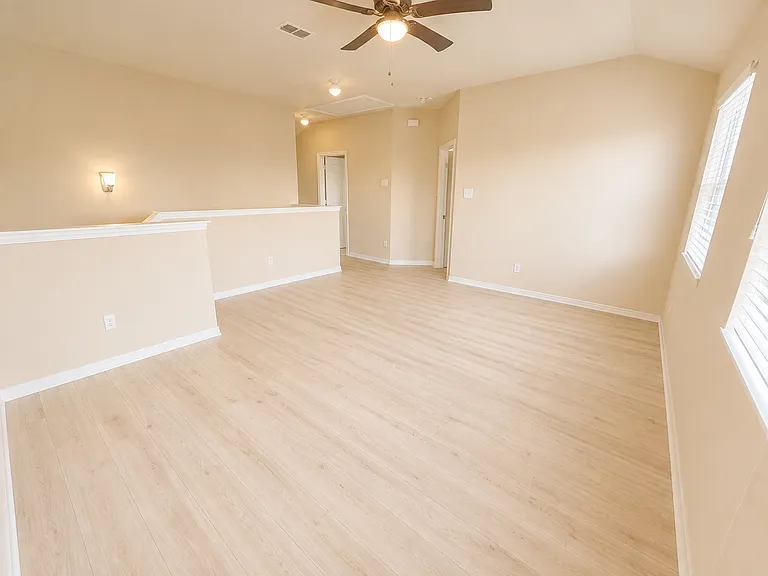 259 Meadowlands Dr — Photo 12