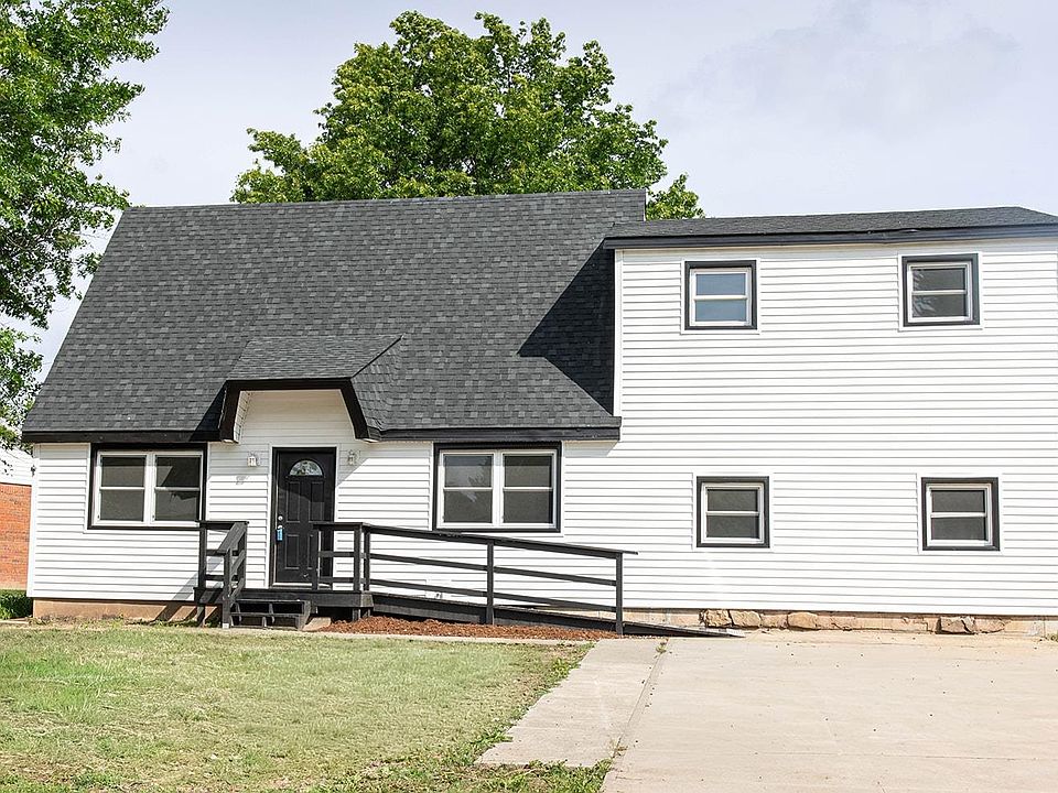 1st image of 14 Woodland Dr