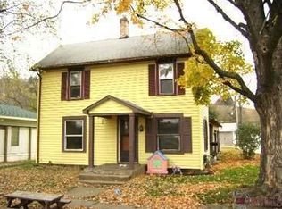 404 Neighbor St, Newcomerstown, OH 43832