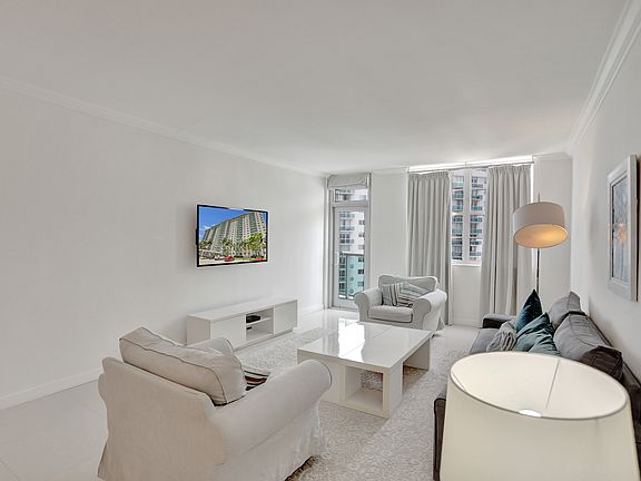 3rd image of 19390 Collins Ave APT 1114