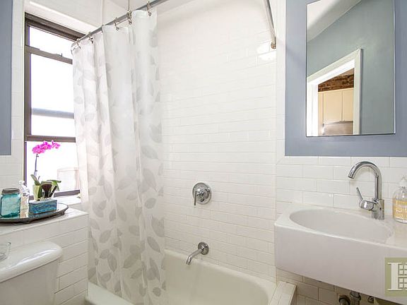 5th image of 315 E 12th St APT 16