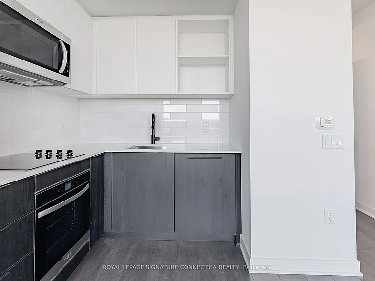 1185 Dupont St #815 — Photo 5