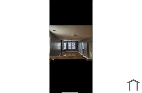 Building Photo - 9127 S Laflin St #1