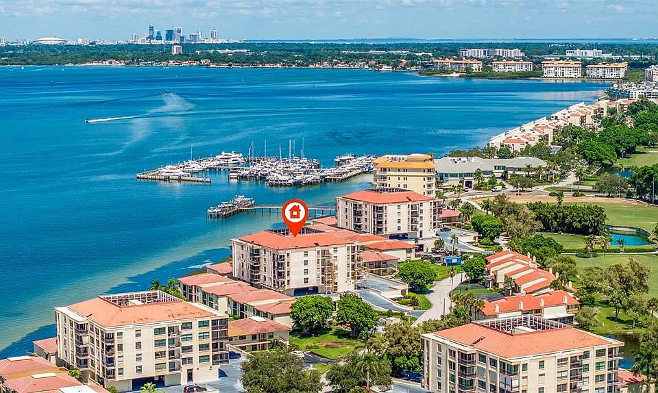 6145 Sun Blvd #304