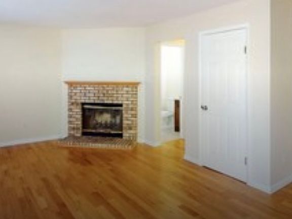 3rd image of 11 Birch Glen Dr #A