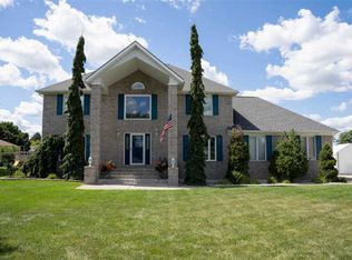 572 Chasseur Dr, Grand Blanc, MI