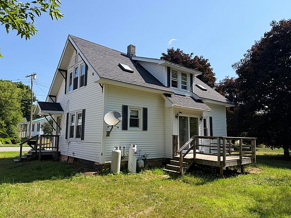 2nd image of 33 Lakeview Street