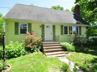 17 Barn Hill Rd, Bloomfield, CT 06002