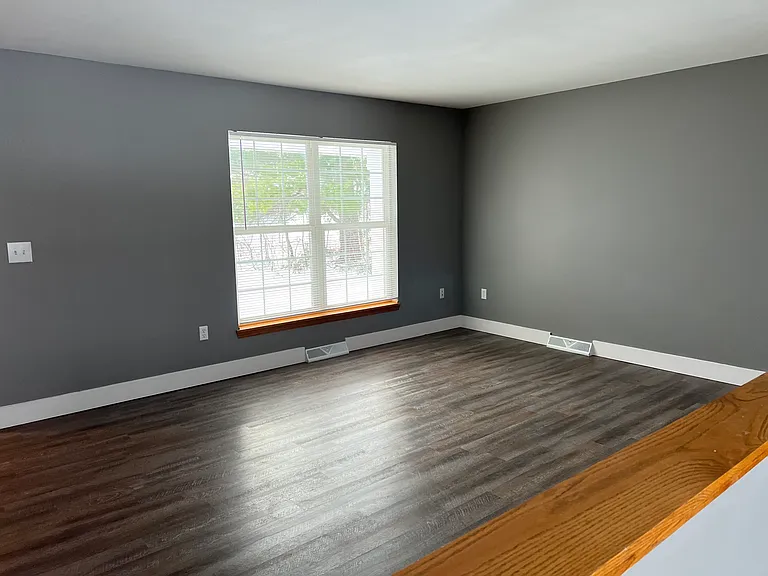 145 Laurie St — Photo 8