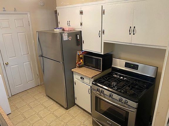 4th image of 2612 Lakeside Ave