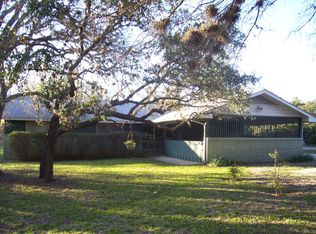 187 Hilltop Dr E, Kerrville, TX 78028