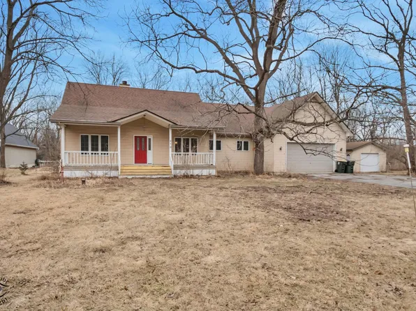 910 Oldfield Rd, Downers Grove, IL 60516